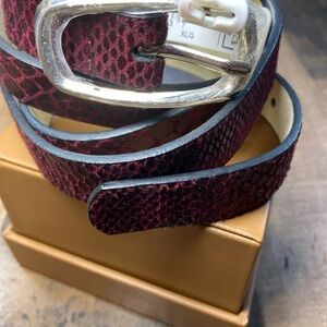 Vintage Nine West Women’s size XL Skinny Red Genuine Leather Snake Skin Belt